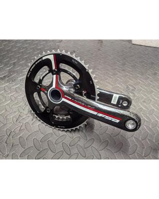 Guarnitura FSA in carbonio