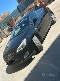 Opel  astra anno 2012