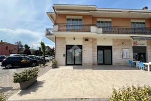 NEGOZIO A ROSETO DEGLI ABRUZZI