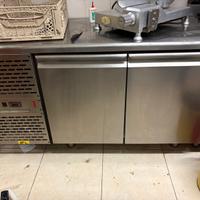 Tavolo frigo 220