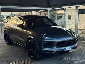 Porsche Cayenne Coupé 440cv Strafull
