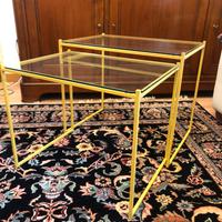 Splendida coppia di tavolini ‘70 design gialli