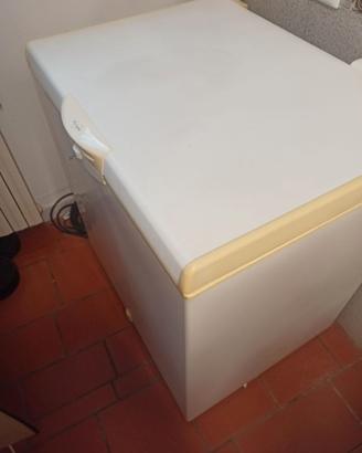 Congelatore a pozzetto Whirlpool