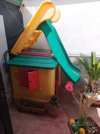 casetta con scivolo 