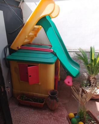 casetta con scivolo 