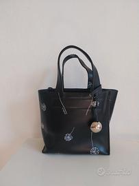 Borsa Furla nera con fiori