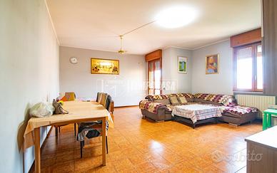 QUATTRO LOCALI SENZA SPESE CONDOMINIALI!!!