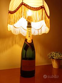 Lampada con Moet & Chandon 