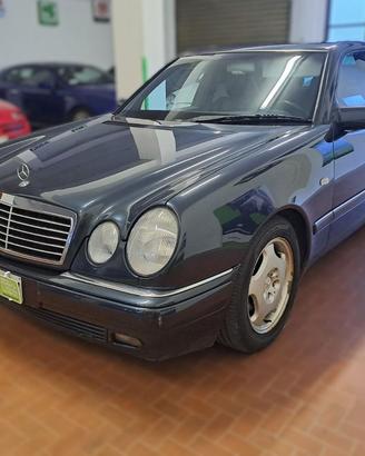 MERCEDES-BENZ E 200 cat Avantgarde