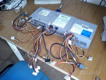 Alimentatori AT con attacchi P8/P9 per 386/486