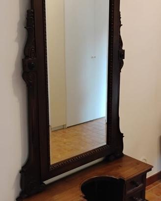 Antico specchio
