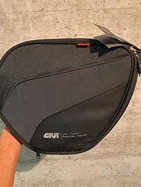Nuovissima borsa tunnel Givi mai usata con cartel