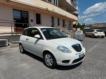 Lancia Ypsilon 1.3 MJT 75 CV Argento