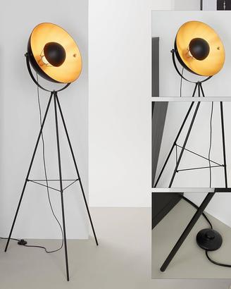 Lampada da terra treppiede