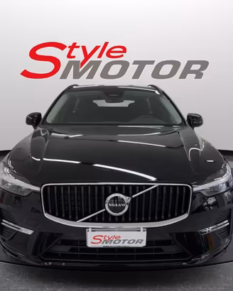 VOLVO XC60 B4 (d) AWD automatico Momentum Sport
