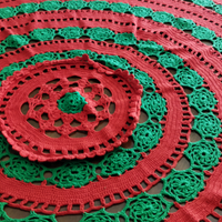 Copritavolo tondo all'uncinetto