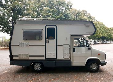 Camper mansardato Fiat Ducato Laika 5 metri