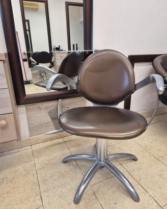 Arredamento negozio di parrucchiere