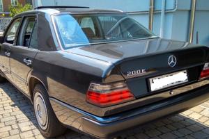 auto storiche Mercedes W124
