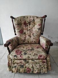 poltrona vintage con poggiapiedi 