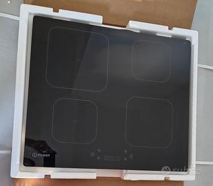 piano induzione Indesit 
