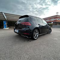 Volkswagen Golf 1.5 tsi sport R line