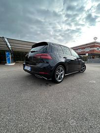 Volkswagen Golf 1.5 tsi sport R line