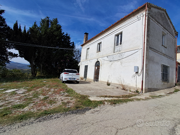 Casolare più terreno 55.000