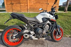 YamahaMT-09 (2020) - IceFluo-Tagliandi Certificati