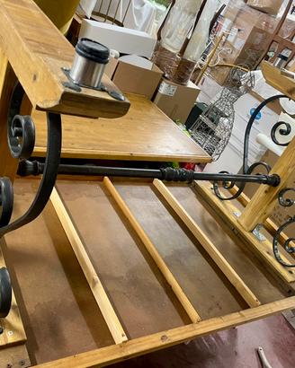 Tavoli leggeri legno e ferro battuto