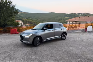 Suzuky Swift 1.2 Hybrid 4wd - 2500 km originali