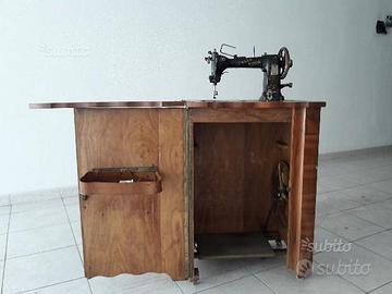 Macchina per cucire d'epoca