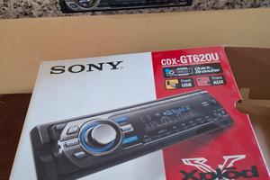 Autoradio Sony  e amplificatore 