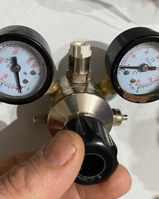 Riduttore di pressione bombola co2