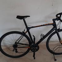 Bici da corsa modello scott 