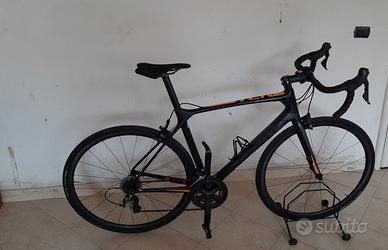 Bici da corsa modello scott 