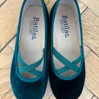 Bellissime scarpe eleganti di vellutino (Batilas)