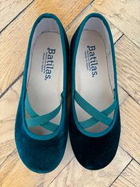 Bellissime scarpe eleganti di vellutino (Batilas)