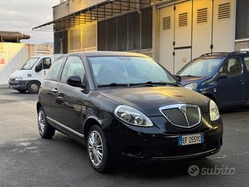 Lancia Ypsilon 1.2 69 CV Unyca