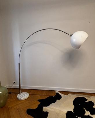 Lampada da terra ad arco
