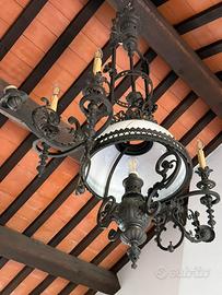 Lampadario in ferro battuto