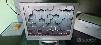 Monitor Yakumo TFT 19xpt