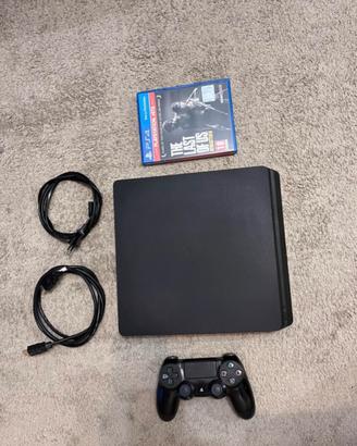PLAYSTATION 4 SLIM