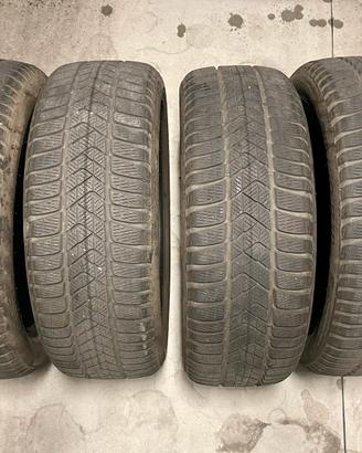 Gomme Invernali Pirelli Sottozero3 - 215/50/18