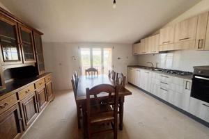 4 LOCALI A VILLA LATINA