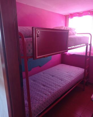 Letto a castello con rete e 2 materassi a Bianco
