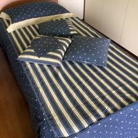 Copriletto singolo con cuscini e mantovana