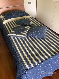 Copriletto singolo con cuscini e mantovana