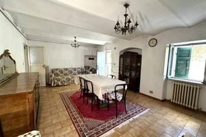 Appartamento di 65 m² con 3 locali e box auto a Gu