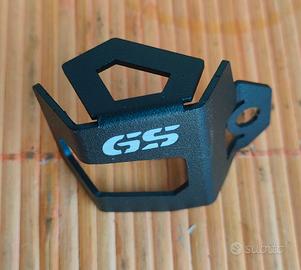 Protezione  posteriore serbatoio olio freni